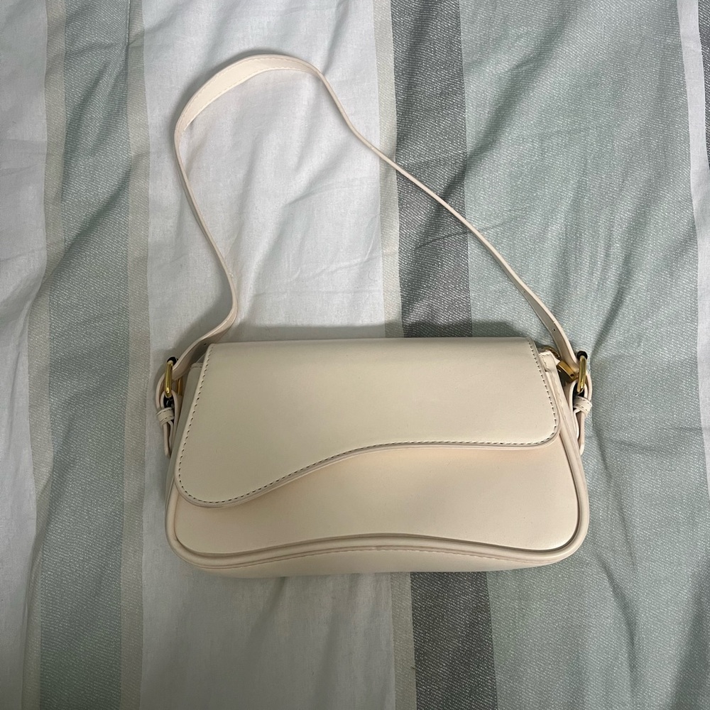 Elegant Cream Shoulder Bag